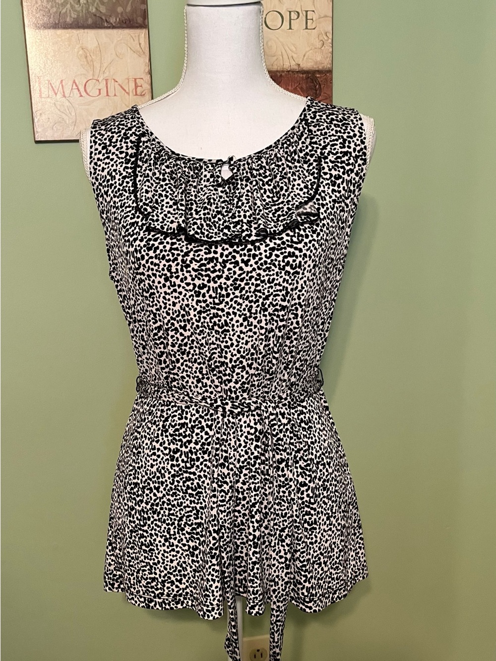 Liz Claiborne Black & White Sleeveless Top - Size M